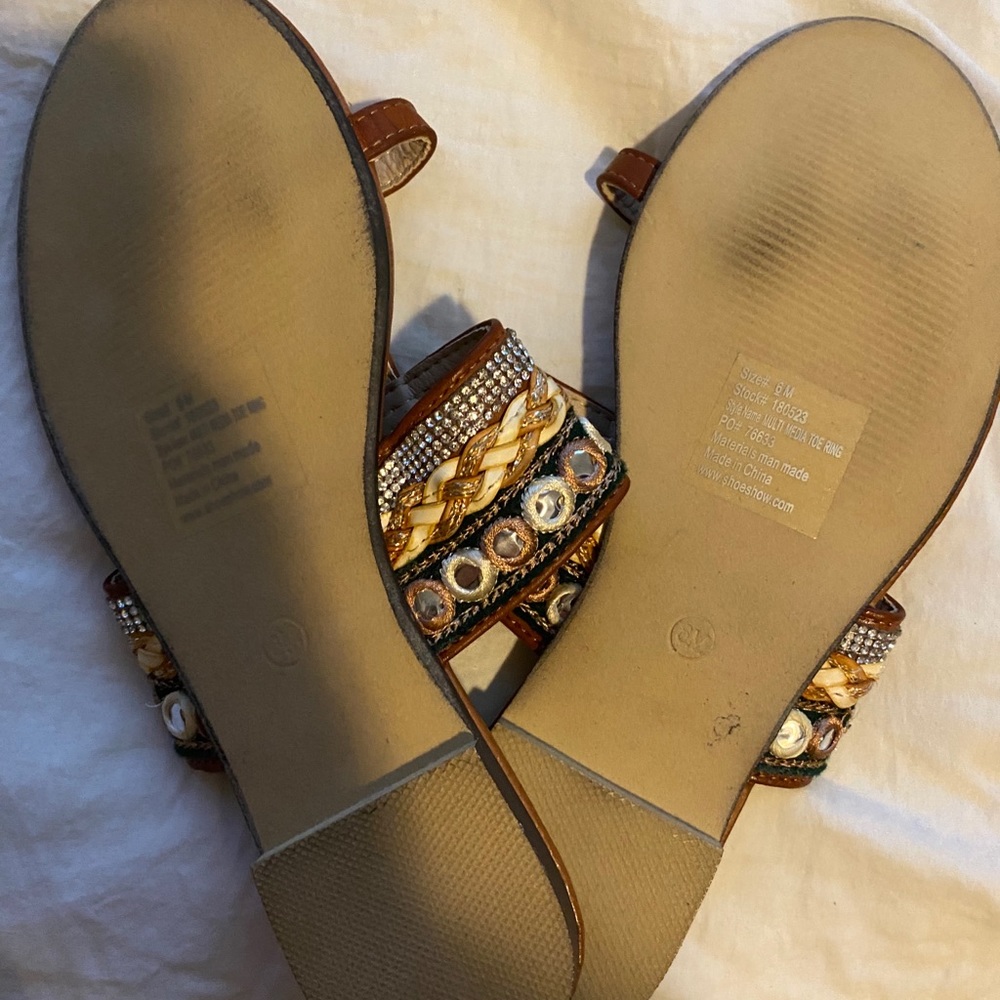 Sandle - Picture 3 of 3